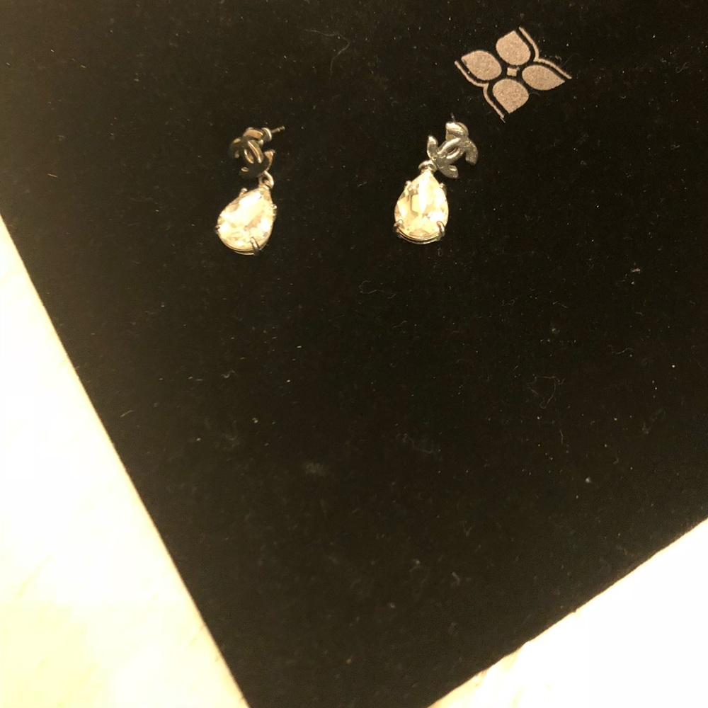 Jewelry - Picture 6 of 6